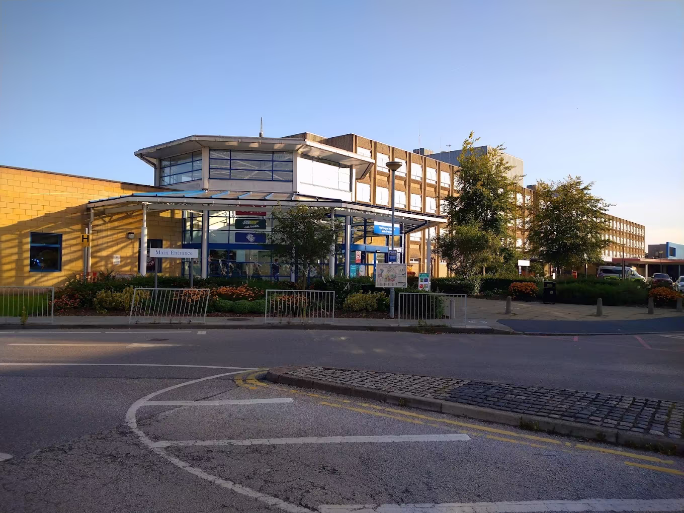 Warrington Hospital - A&E Department in WARRINGTON, Cheshire - Current wait time: 0 minutes